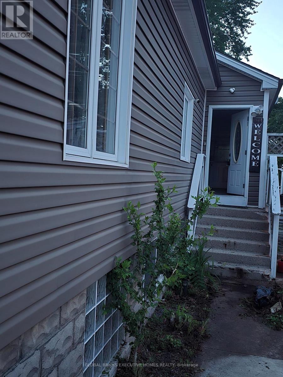 276 CAMERON STREET N - 3