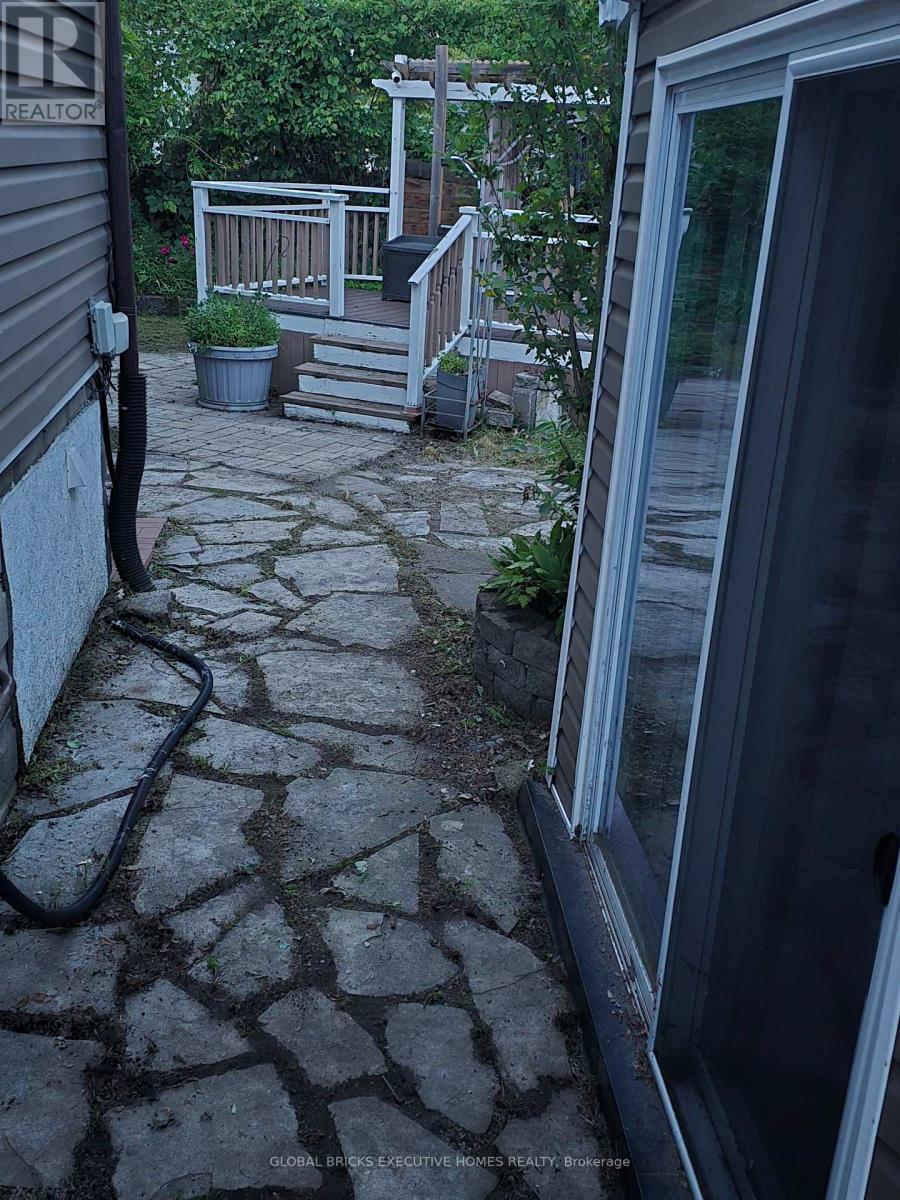 276 CAMERON STREET N - 5
