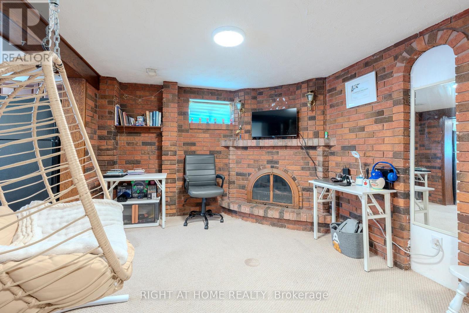 80 CHILTON DRIVE - 28