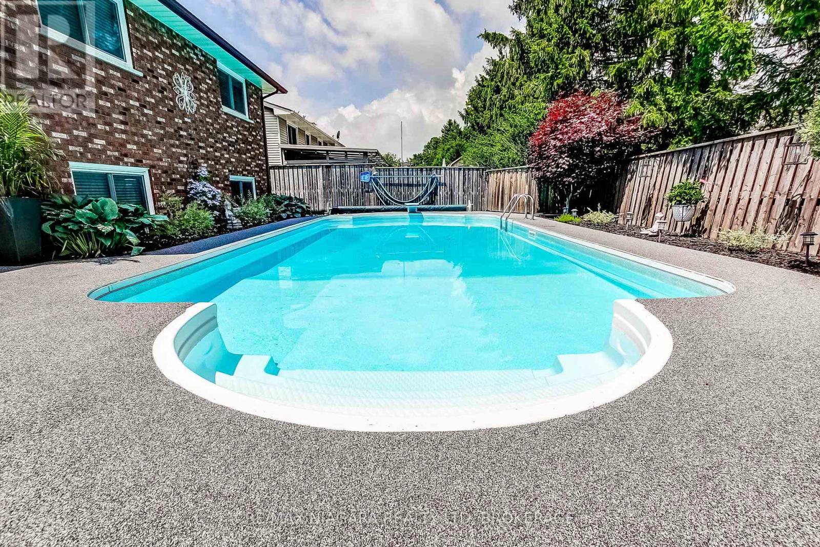 104 WHITEOAK CRESCENT - 45
