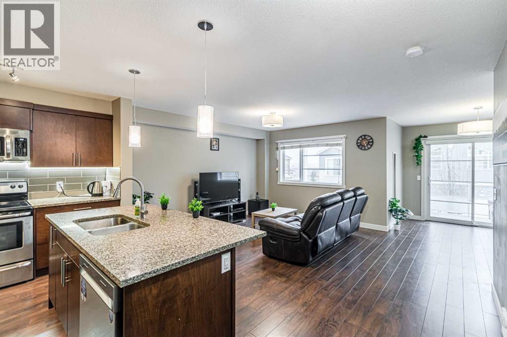 535 Redstone View NE - 14