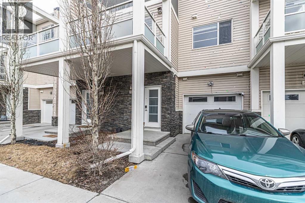 535 Redstone View NE - 3