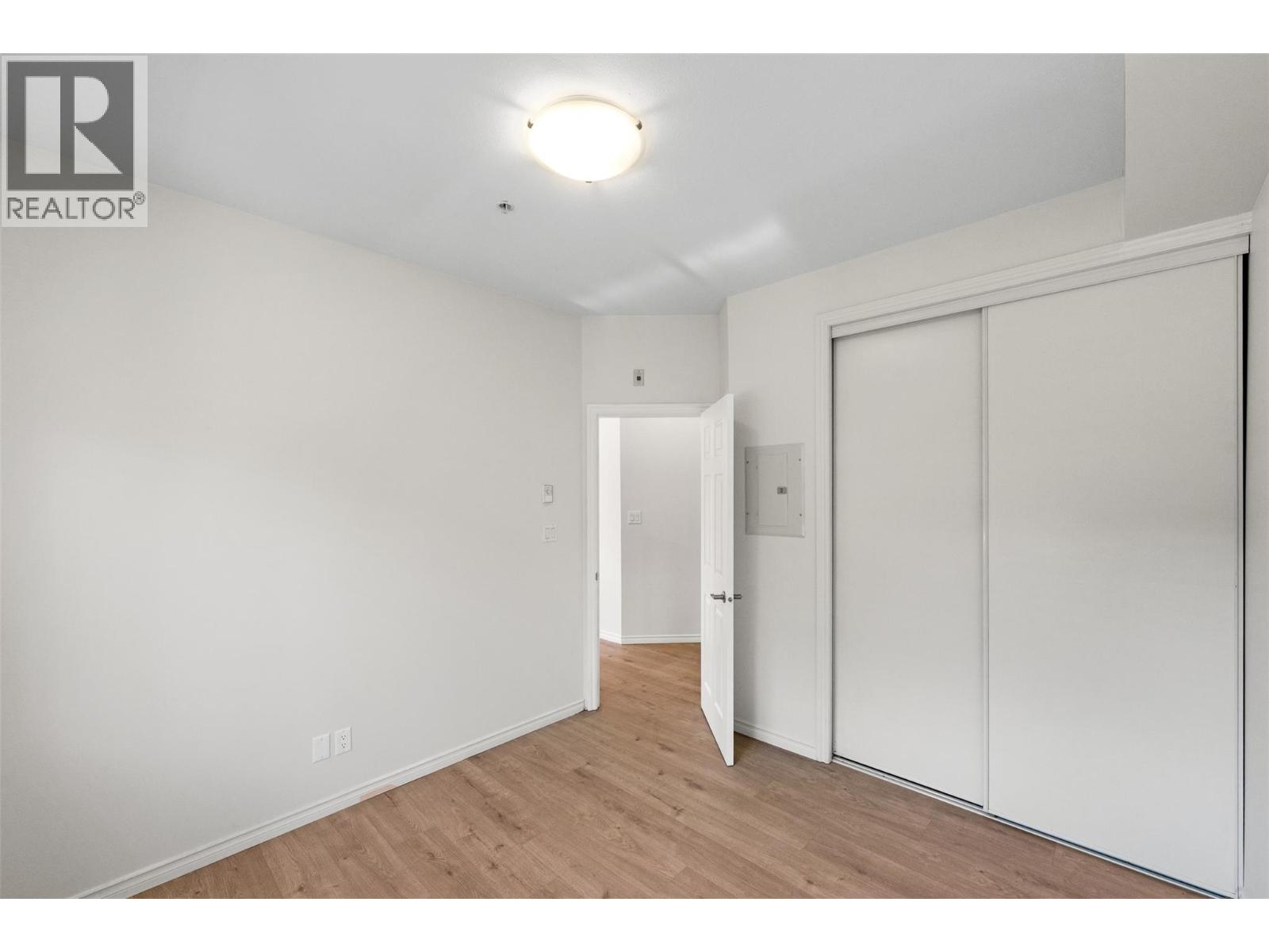 #301 196 Wade Avenue W - 24