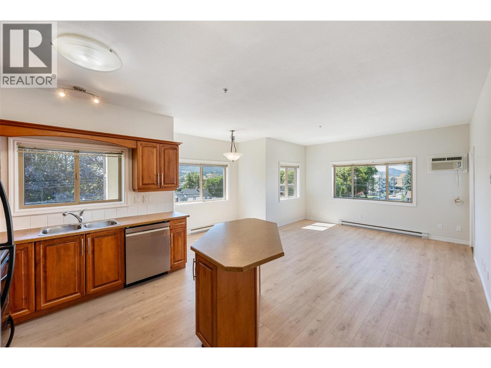 #301 196 Wade Avenue W - 15