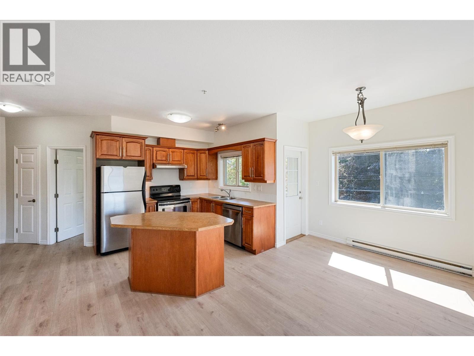 #301 196 Wade Avenue W - 19
