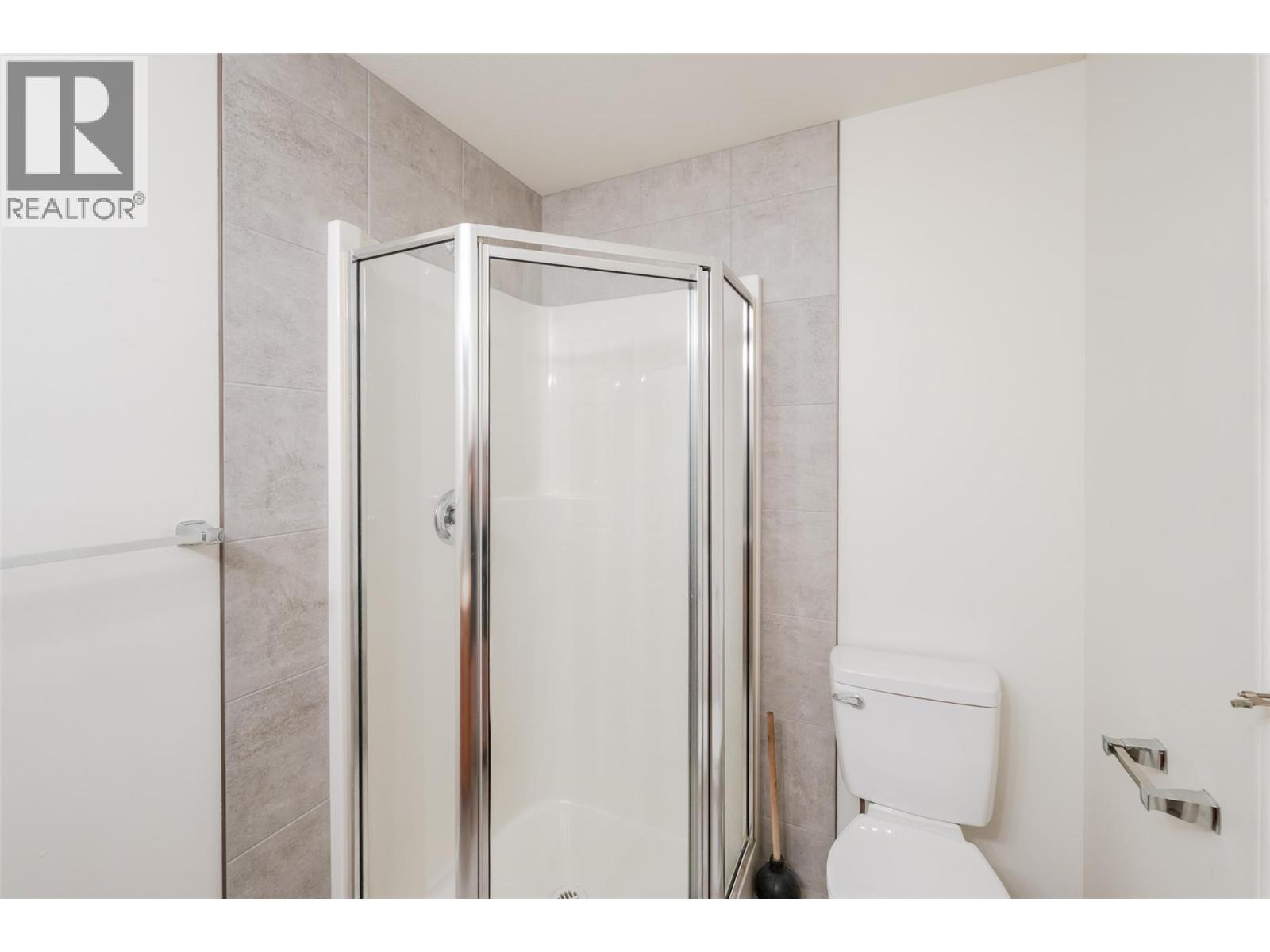 #301 196 Wade Avenue W - 27