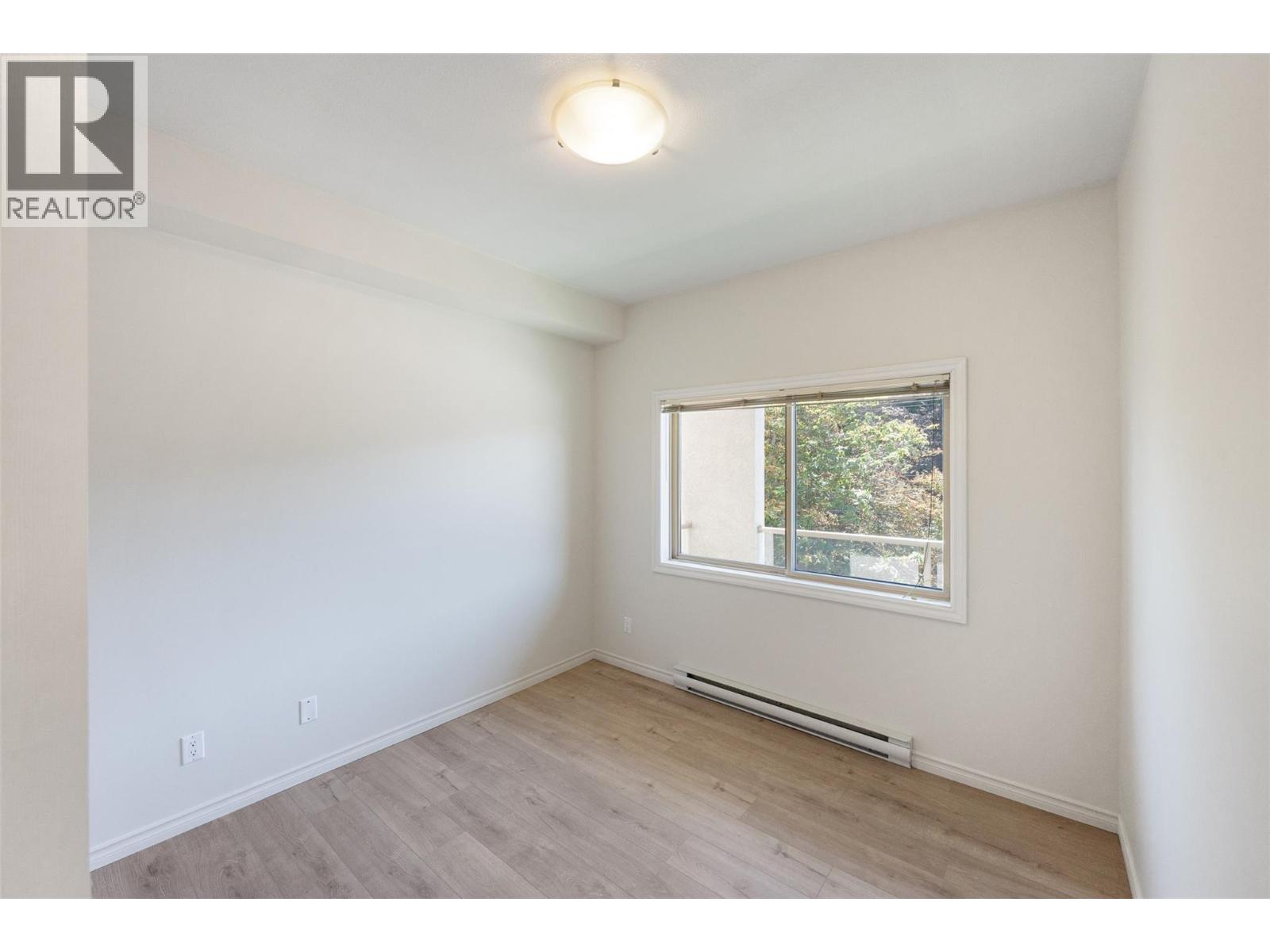 #301 196 Wade Avenue W - 32