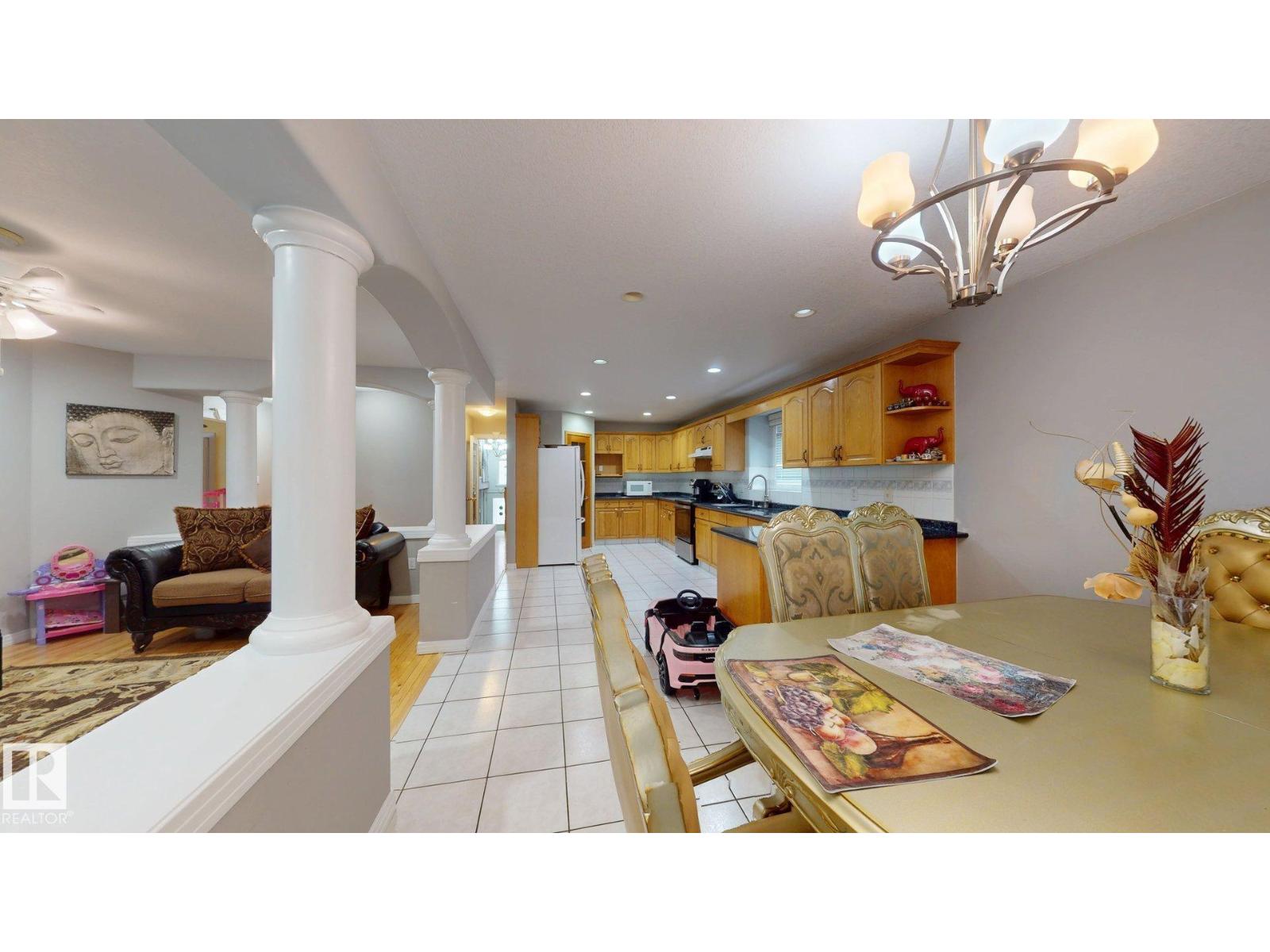 3738 28A ST NW - 12