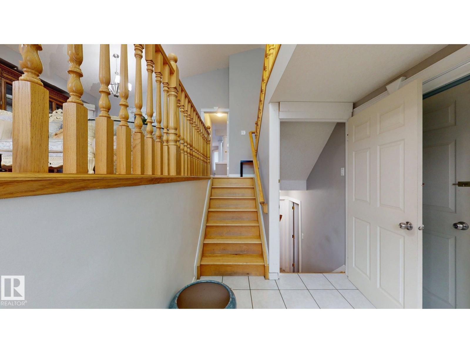 3738 28A ST NW - 22