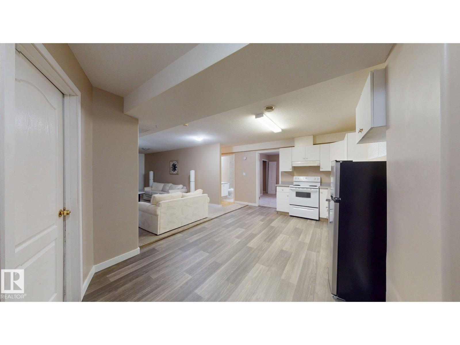 3738 28A ST NW - 26
