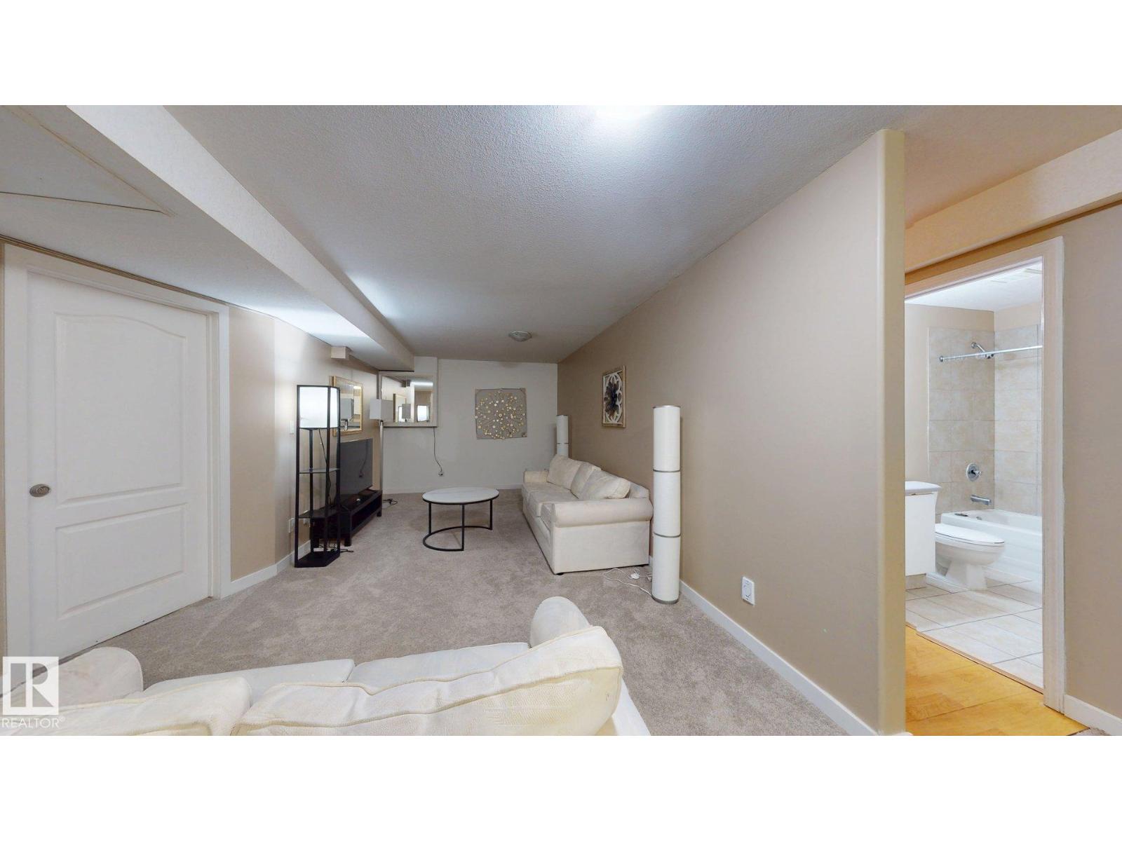 3738 28A ST NW - 29