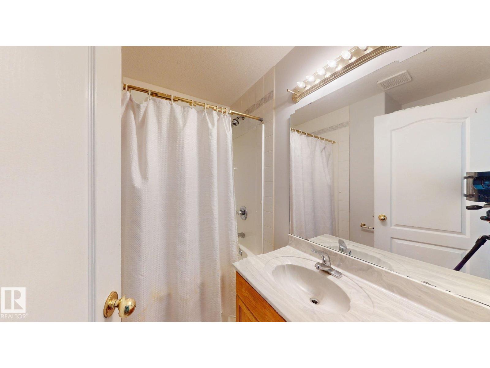 3738 28A ST NW - 30