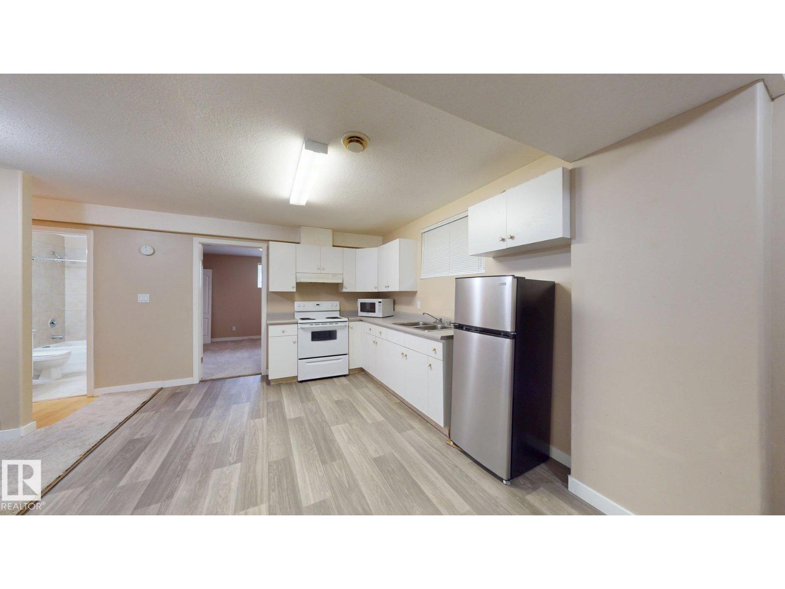 3738 28A ST NW - 36