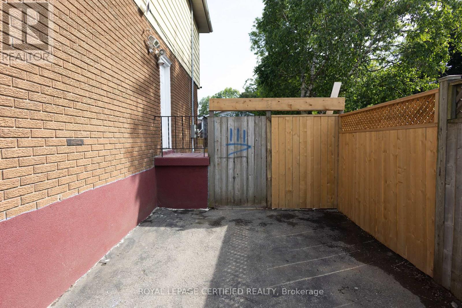 111 LIMERIDGE ROAD W - 43