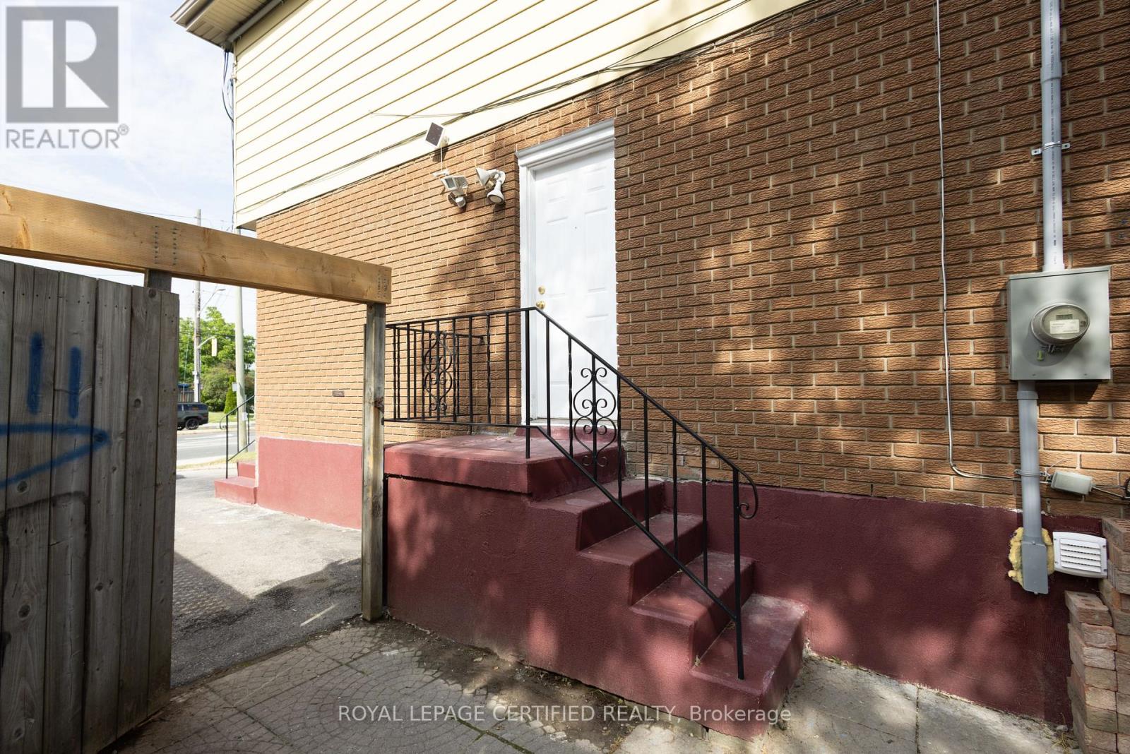 111 LIMERIDGE ROAD W - 44