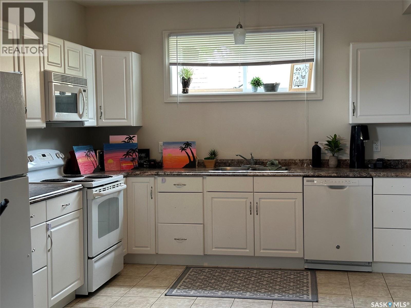 344 Young STREET — photo 23
