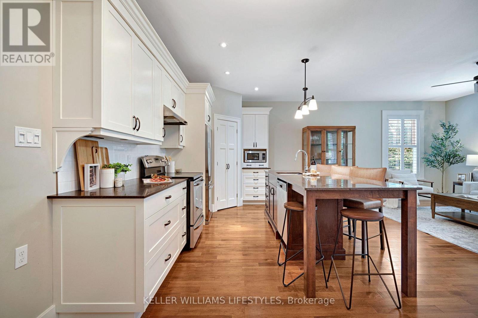 #3 352 RIDOUT STREET S - 11