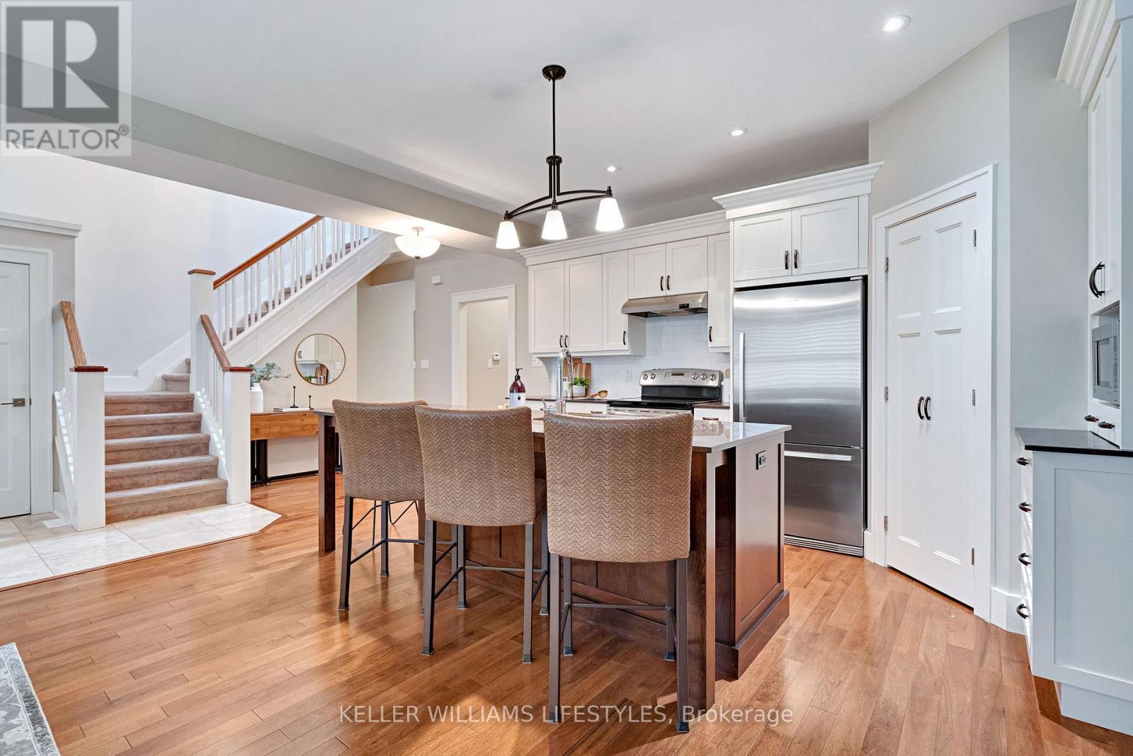 #3 352 RIDOUT STREET S - 14