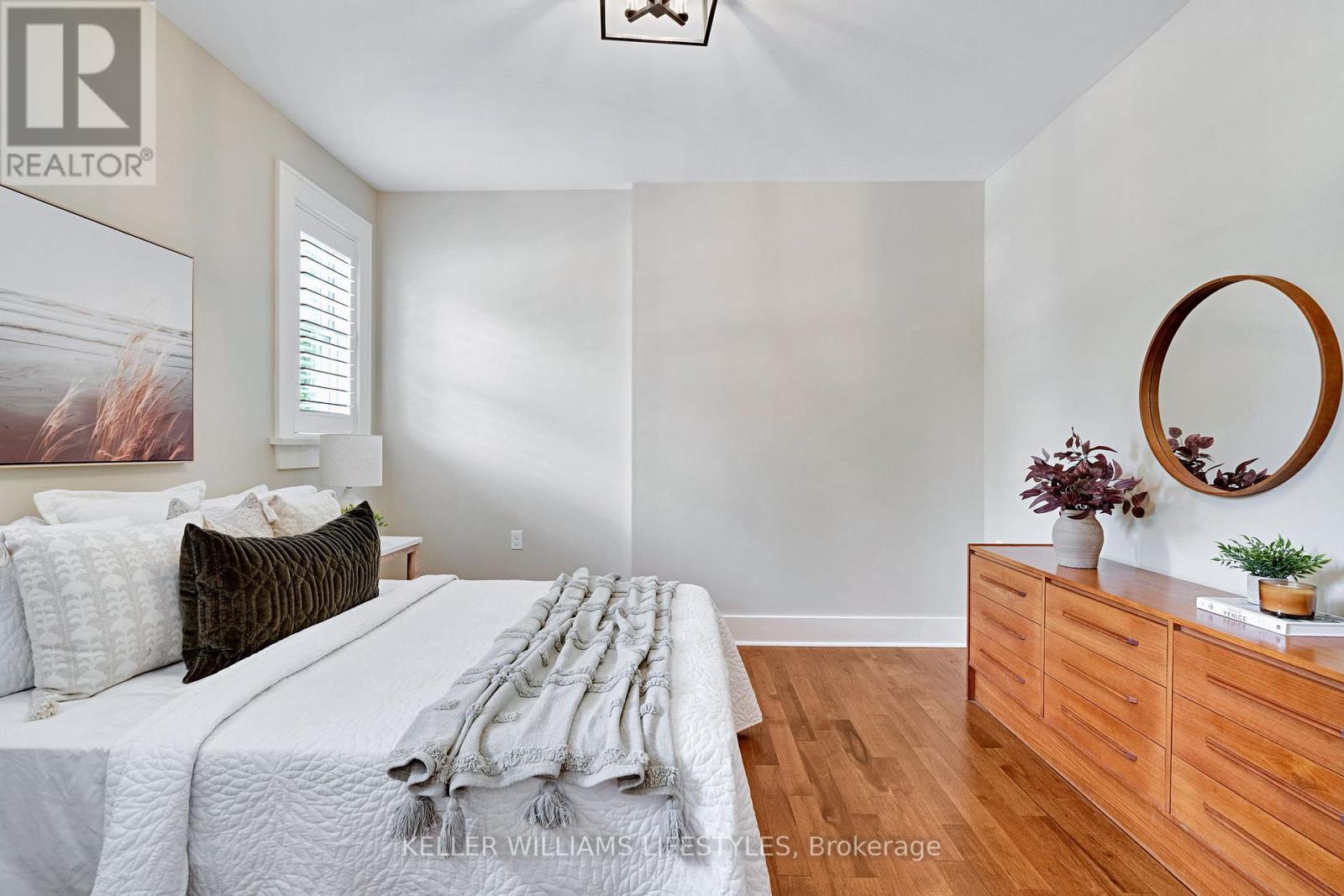 #3 352 RIDOUT STREET S - 21