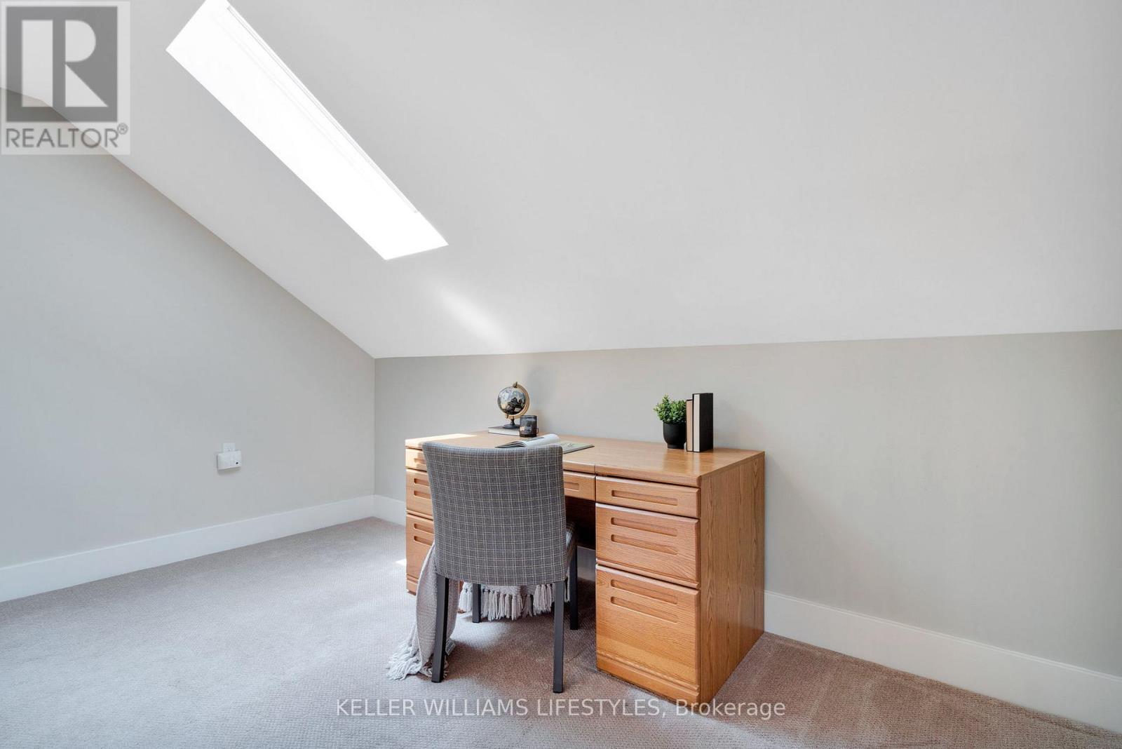 #3 352 RIDOUT STREET S - 31