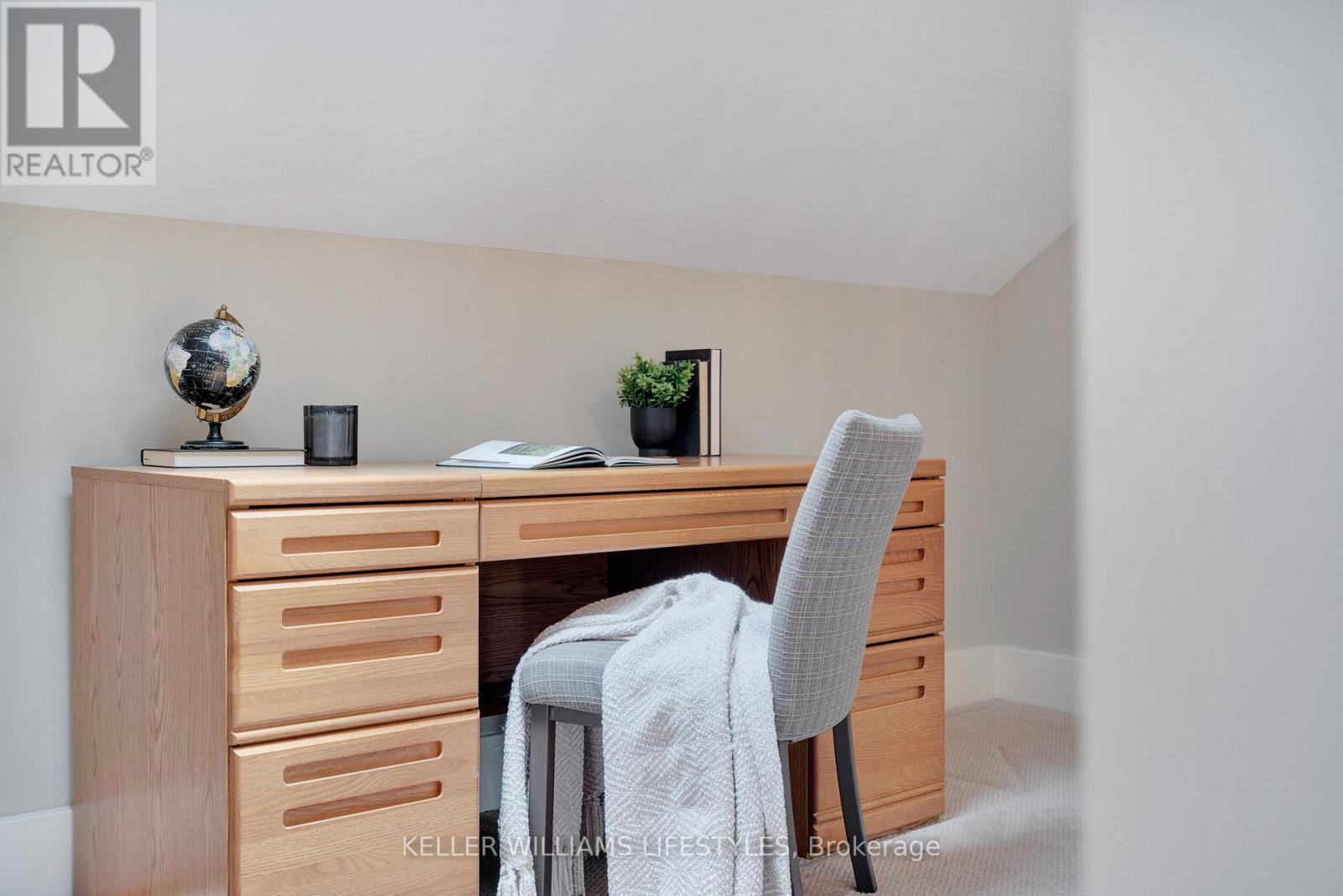 #3 352 RIDOUT STREET S - 32