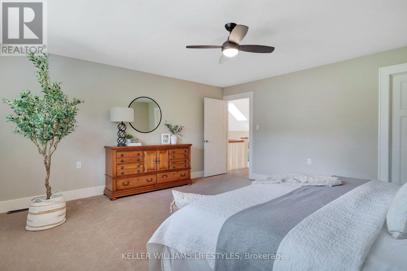 #3 352 RIDOUT STREET S - 36