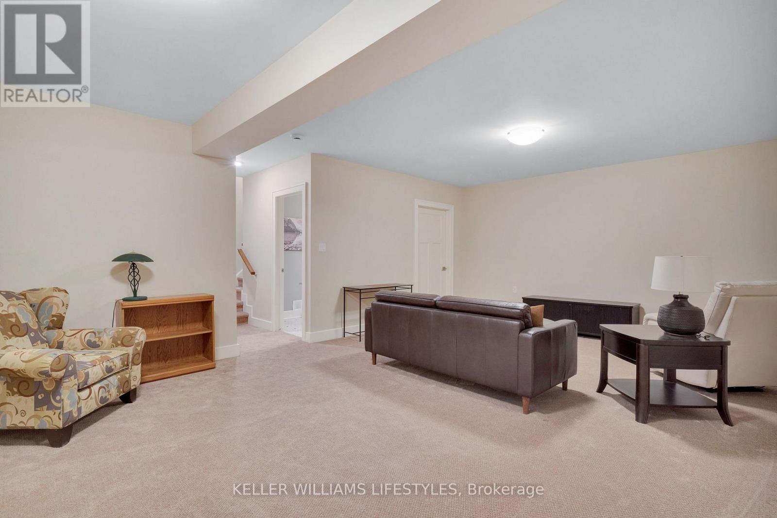 #3 352 RIDOUT STREET S - 42