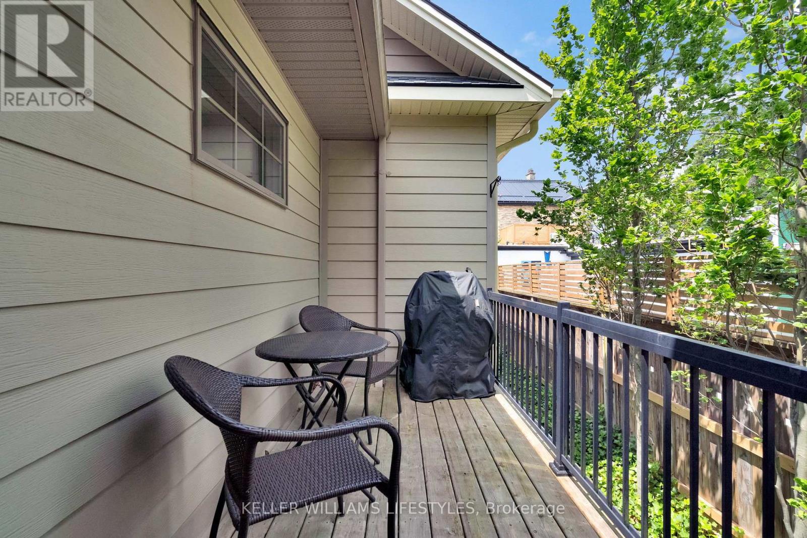 #3 352 RIDOUT STREET S - 44