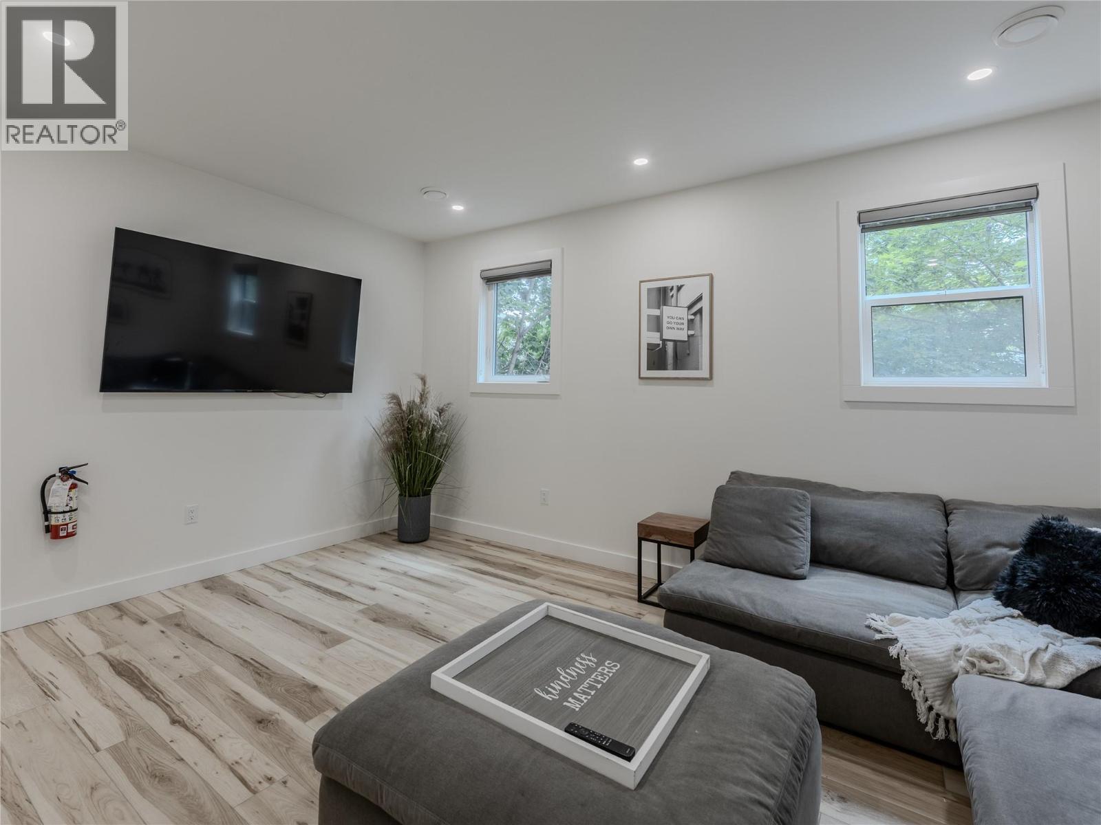 #104 190 VANCOUVER Avenue - 31