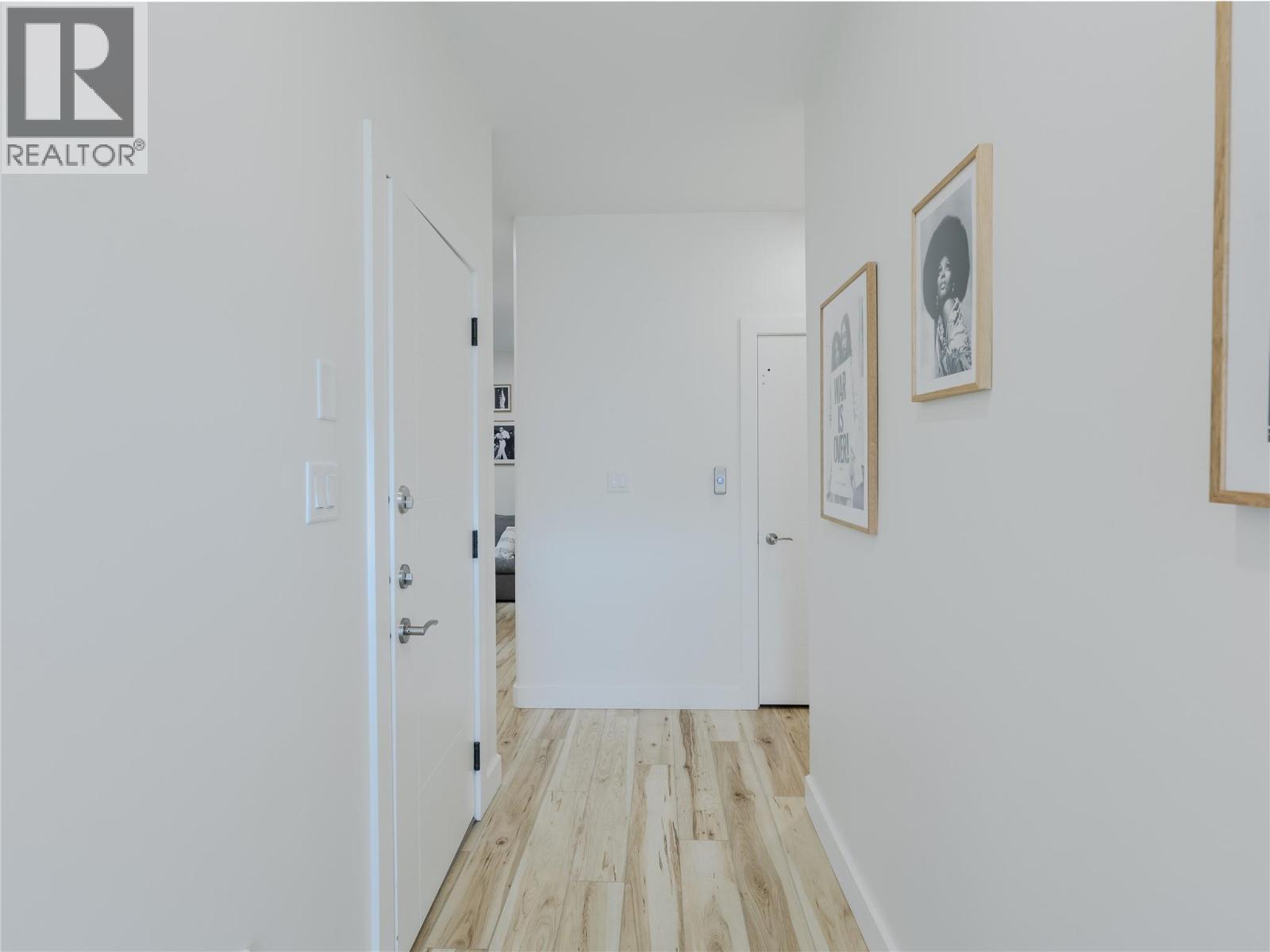 #104 190 VANCOUVER Avenue - 32