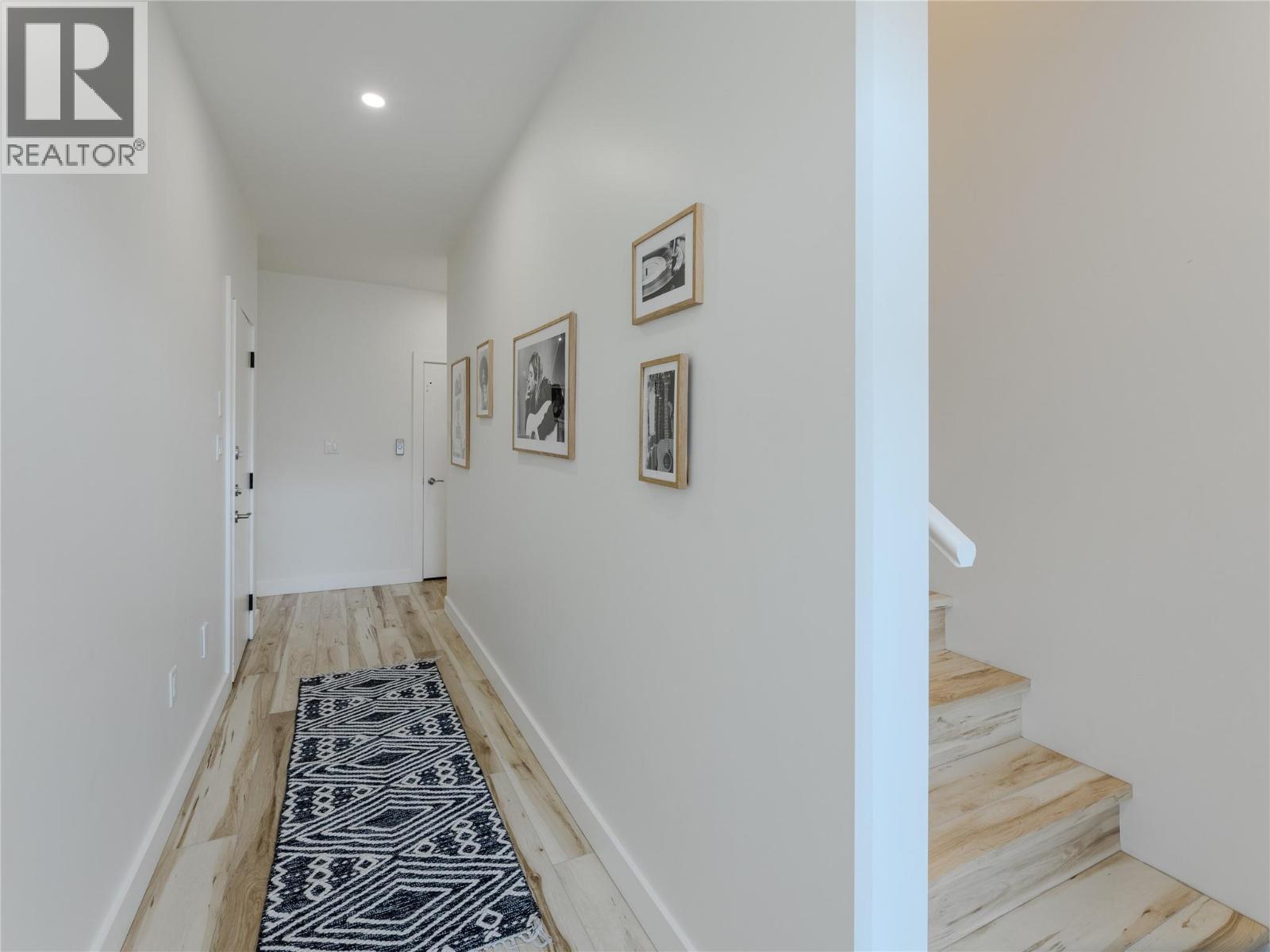 #104 190 VANCOUVER Avenue - 33