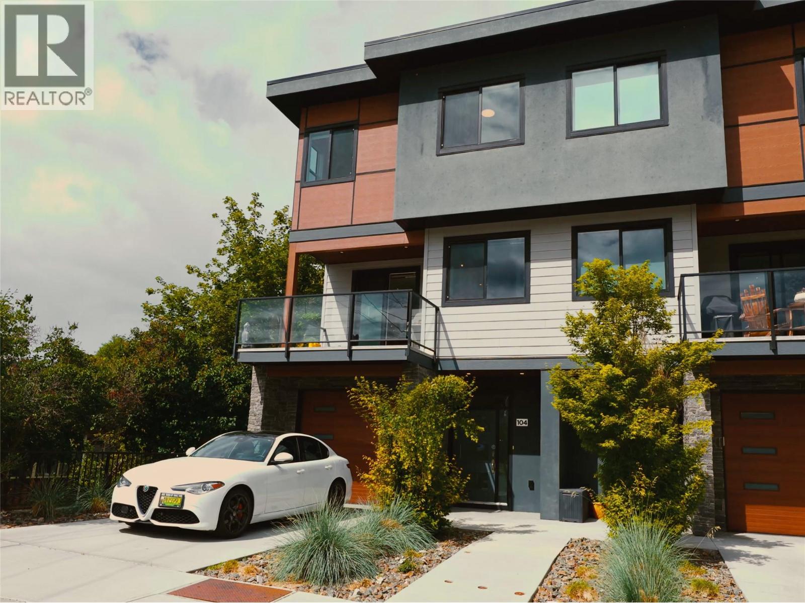 #104 190 VANCOUVER Avenue - 1