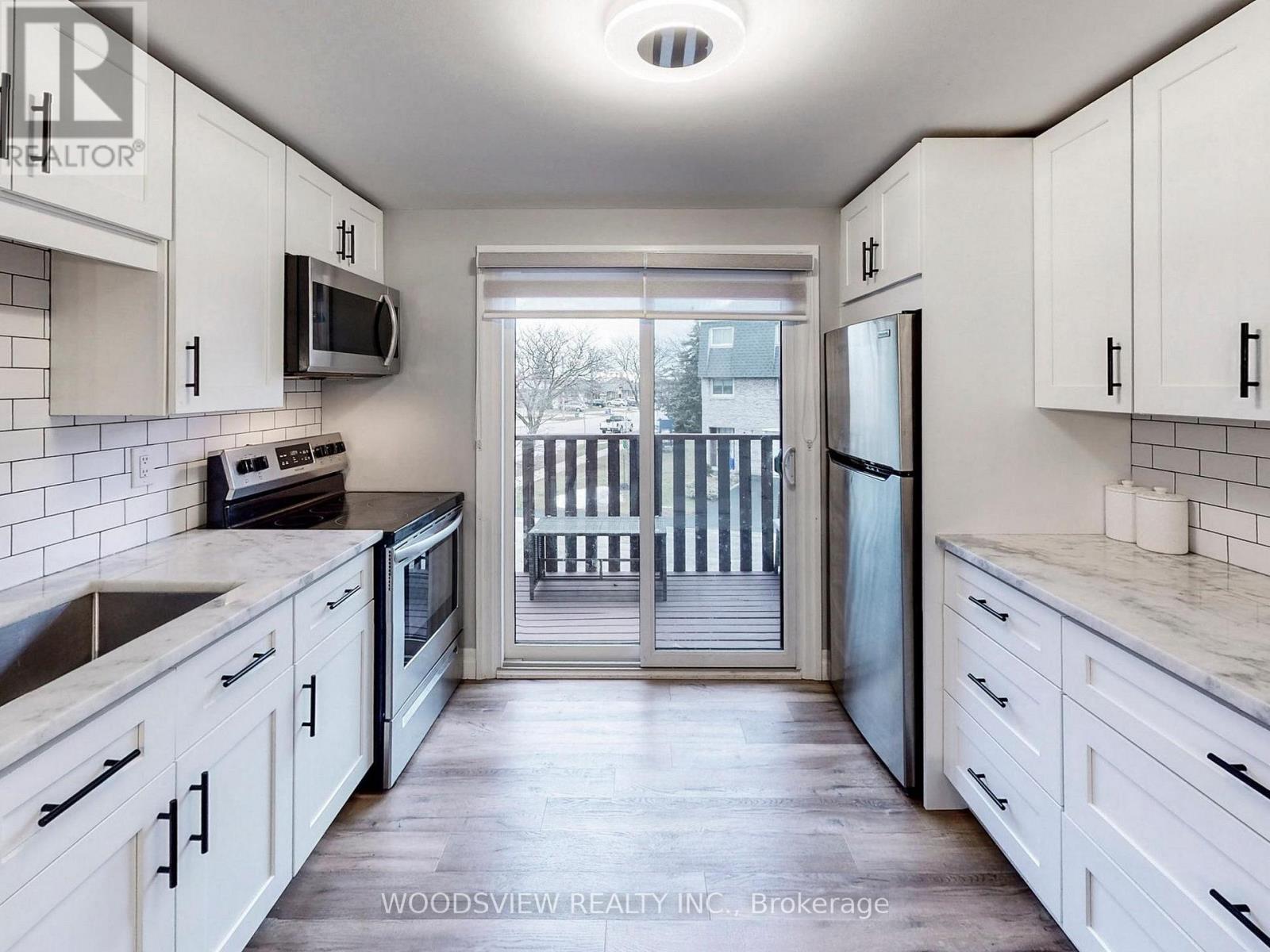 #43 1250 LIMERIDGE ROAD E - 16