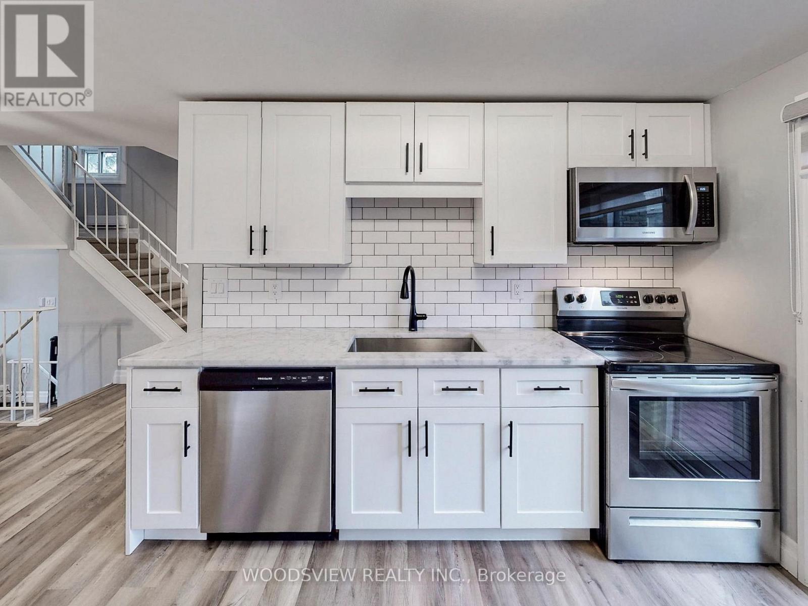 #43 1250 LIMERIDGE ROAD E - 17