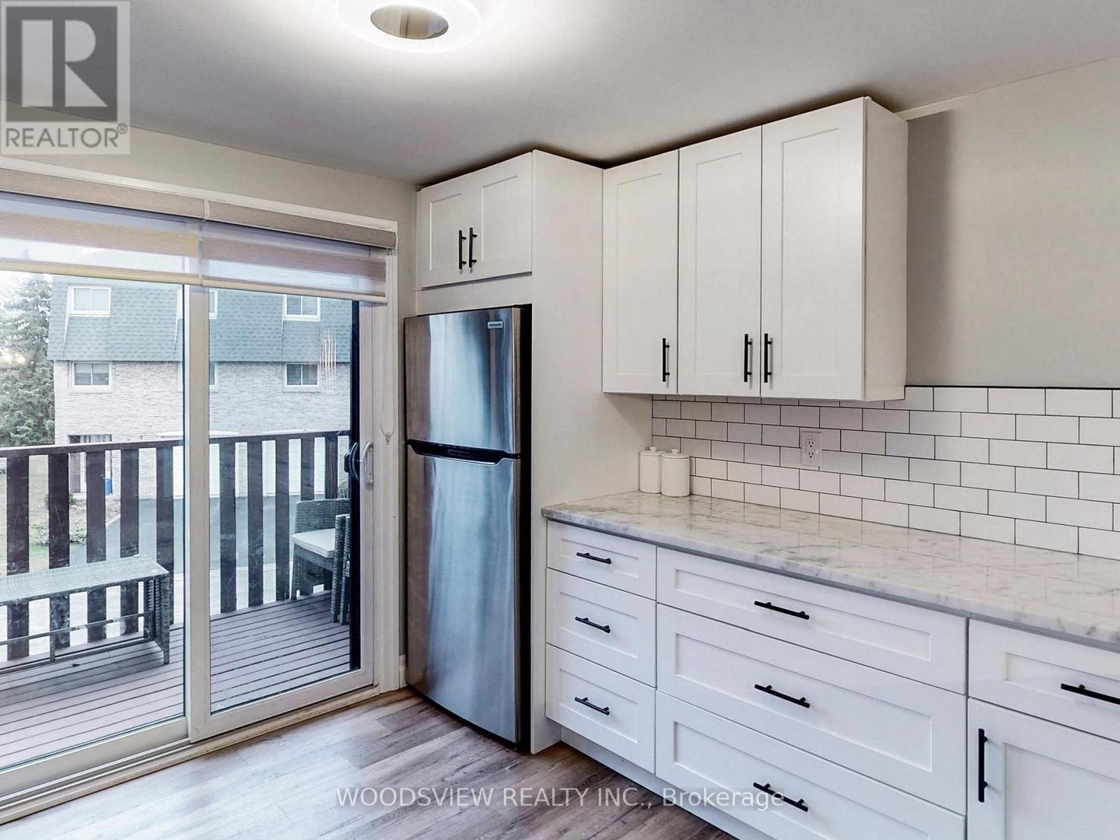 #43 1250 LIMERIDGE ROAD E - 19