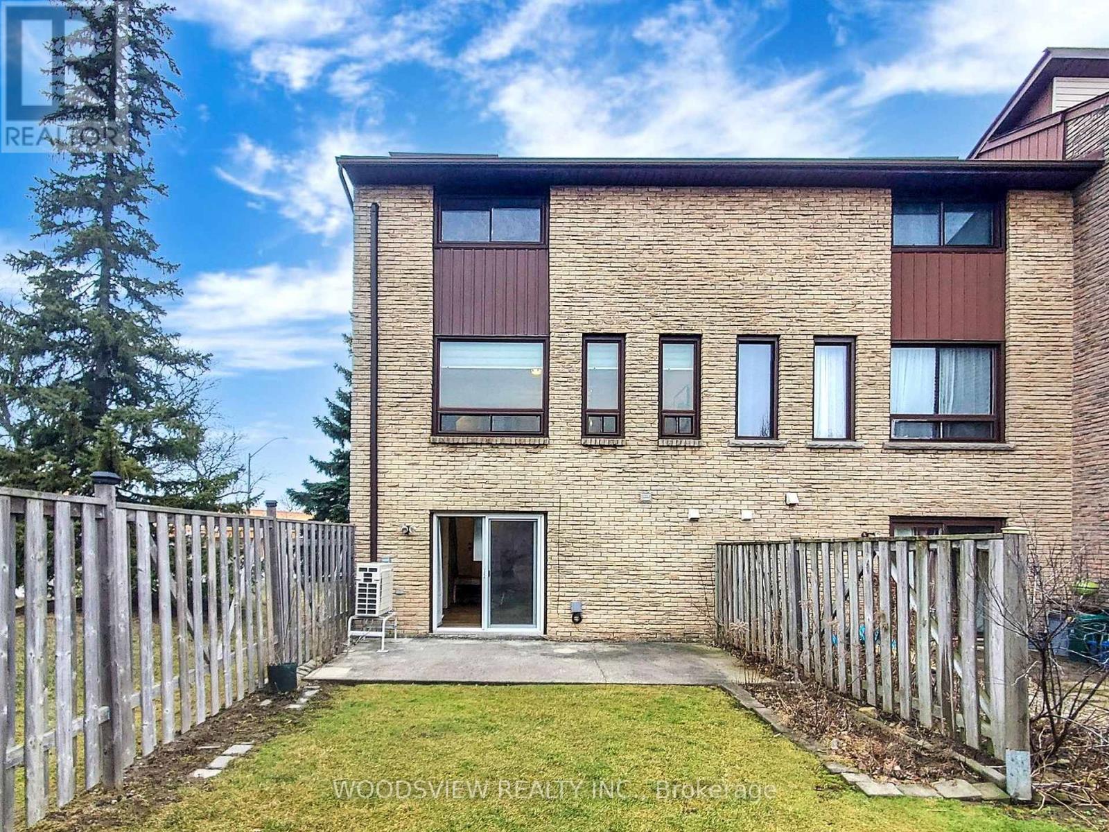 #43 1250 LIMERIDGE ROAD E - 44