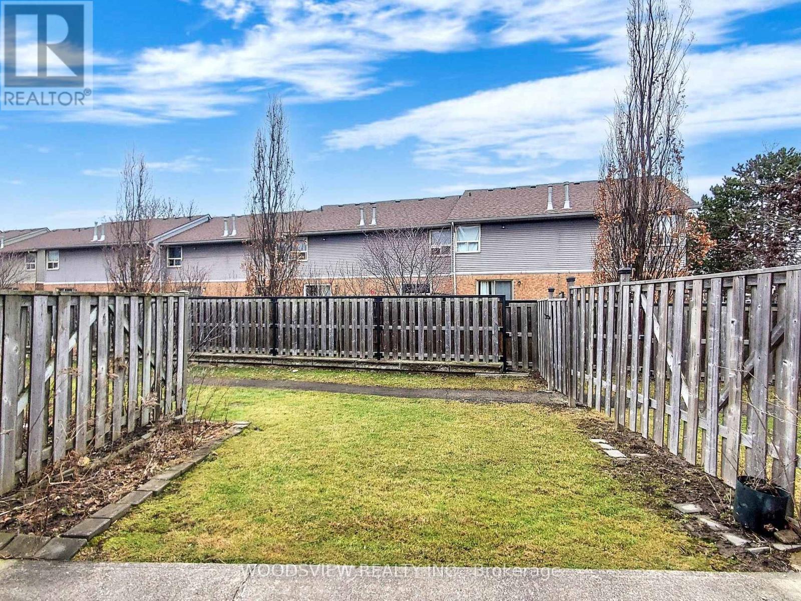 #43 1250 LIMERIDGE ROAD E - 49