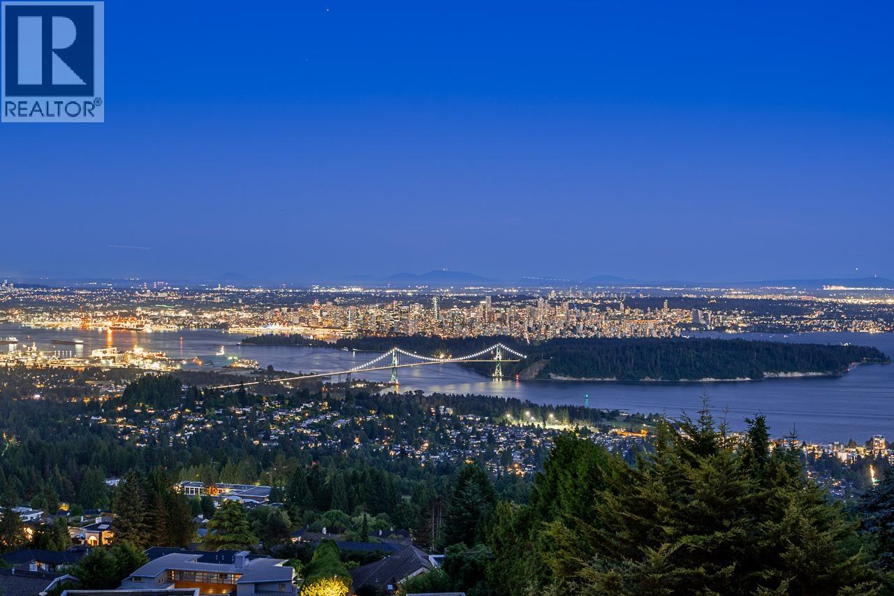 1542 CHARTWELL DRIVE, West Vancouver