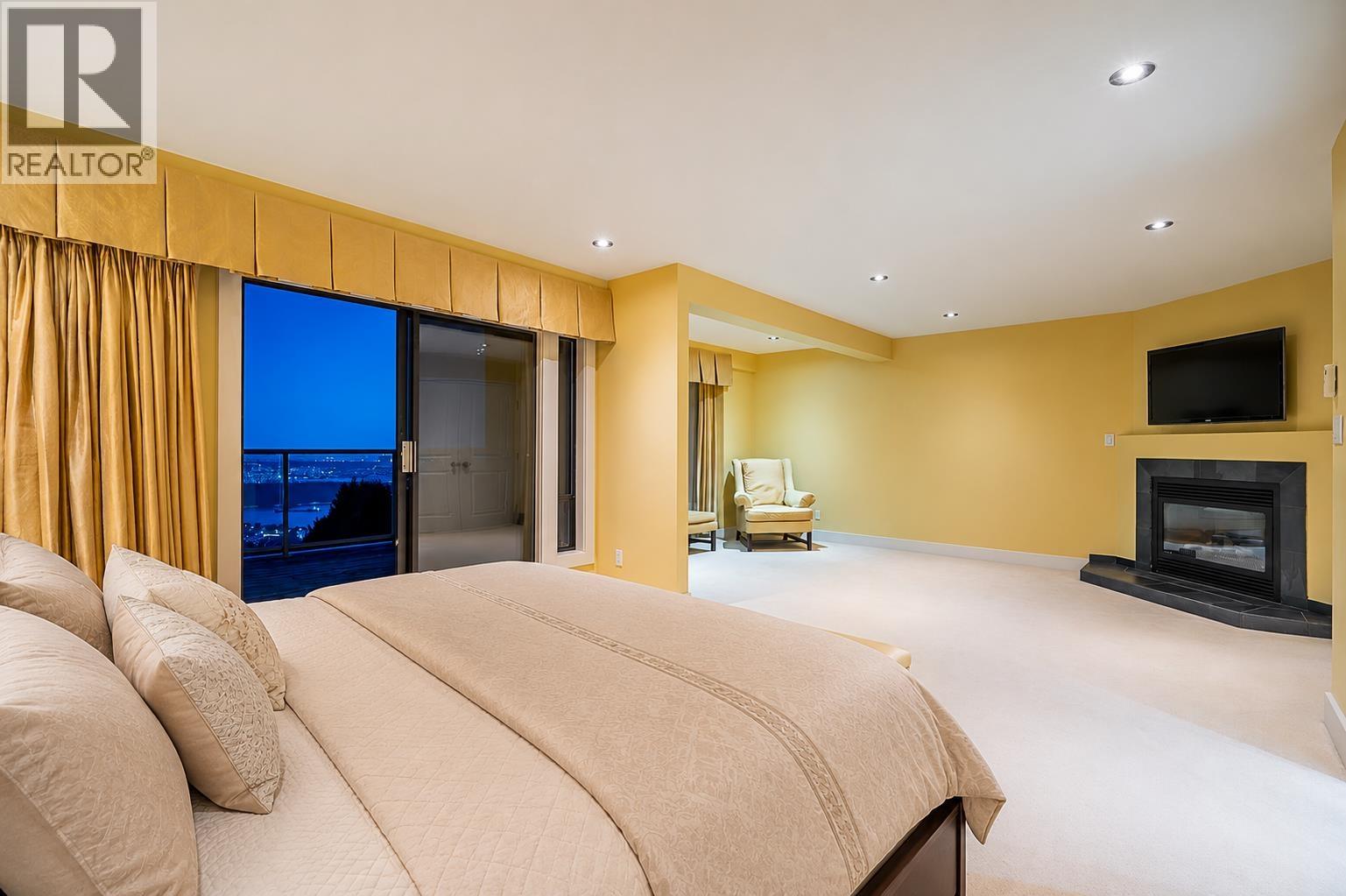 1542 CHARTWELL DRIVE, West Vancouver