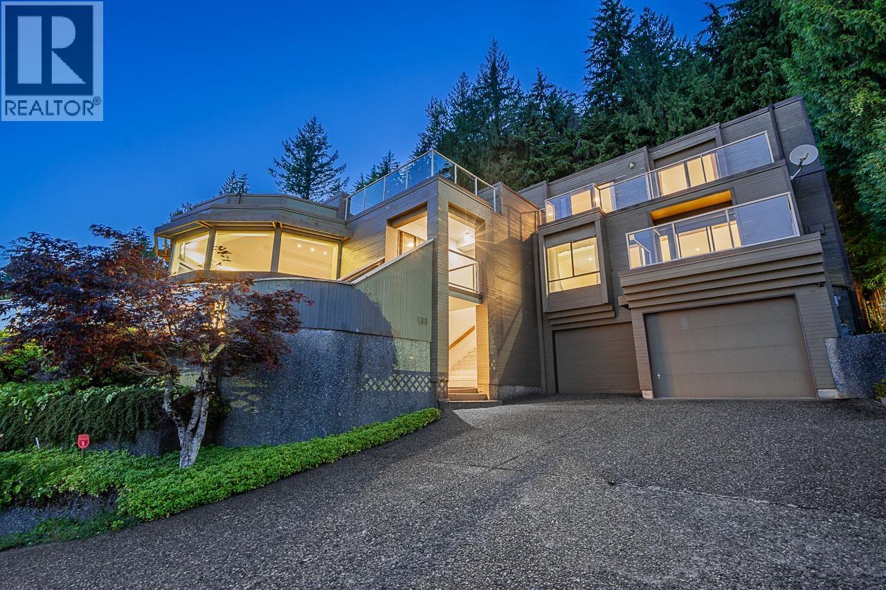 1542 CHARTWELL DRIVE, West Vancouver