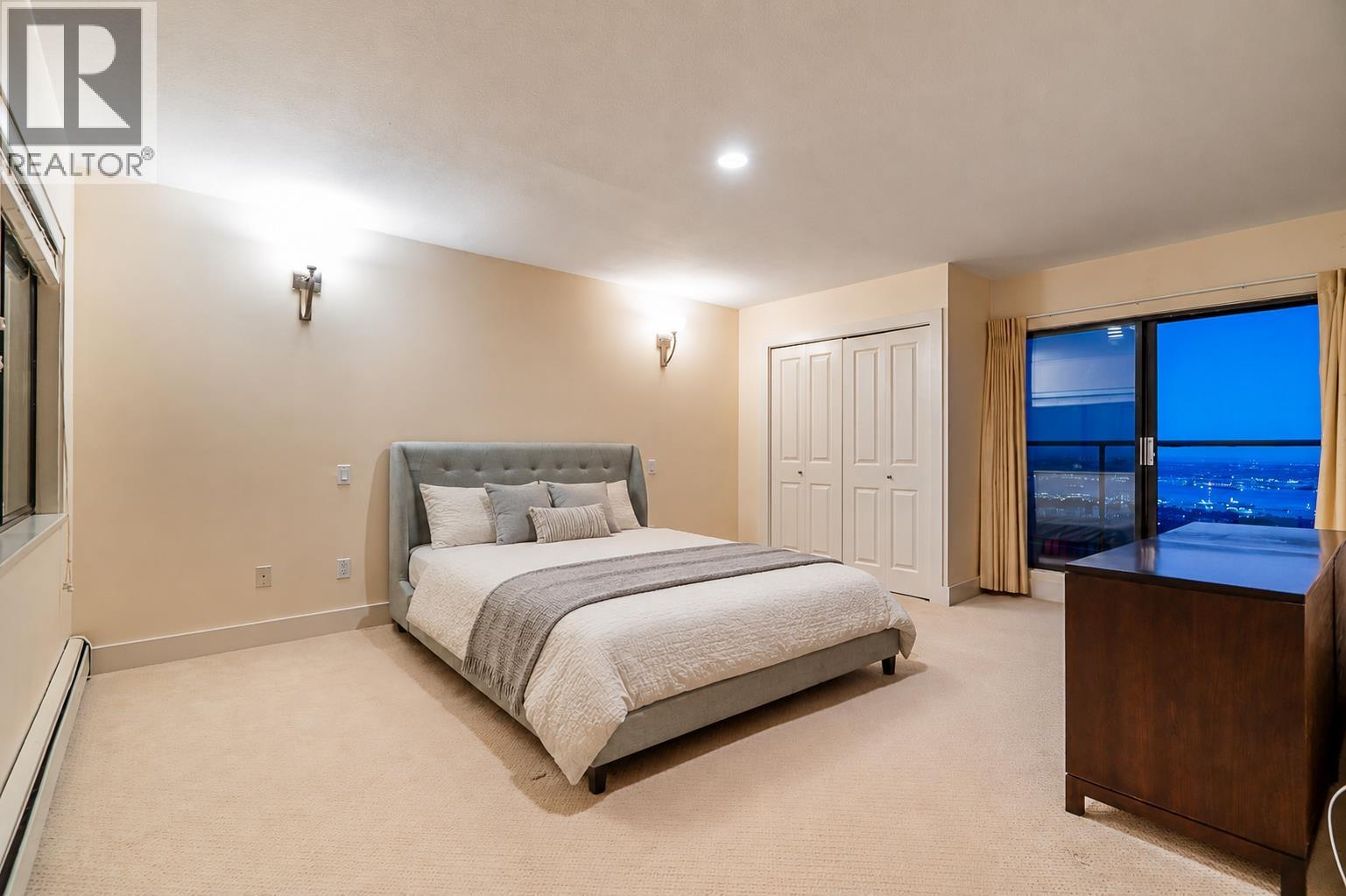 1542 CHARTWELL DRIVE, West Vancouver