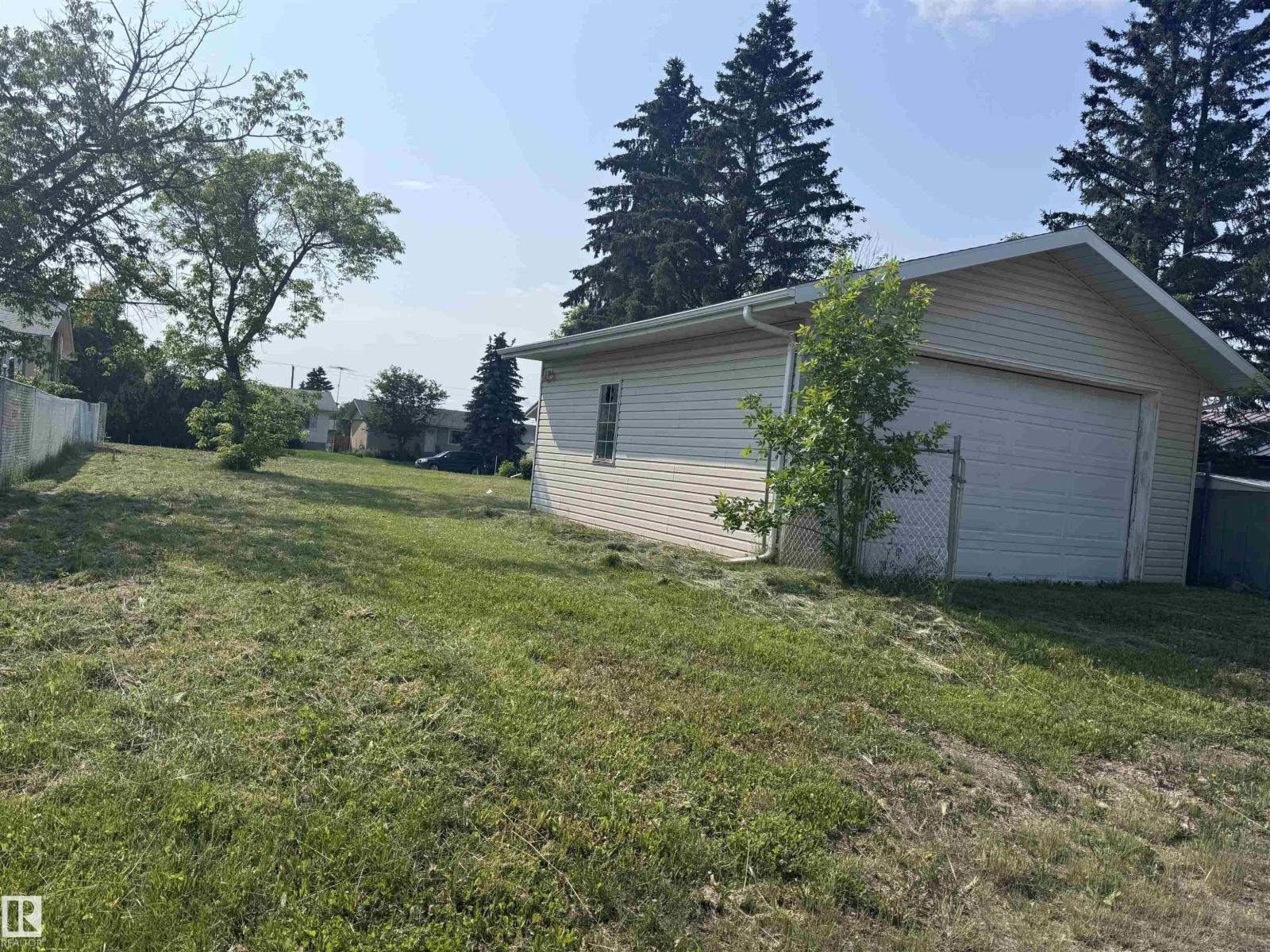 10315 108 Avenue - photo 2