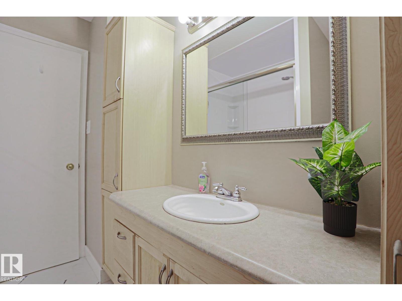 57 GARLAND CR - 21