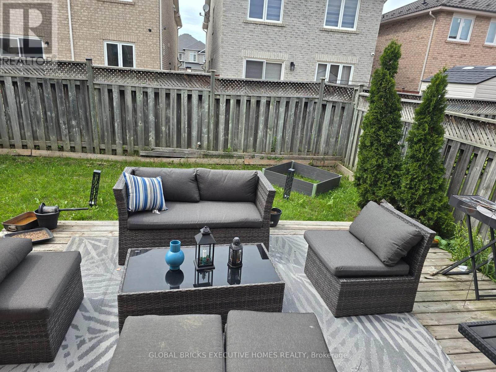 17 MANNEL CRESCENT - 2