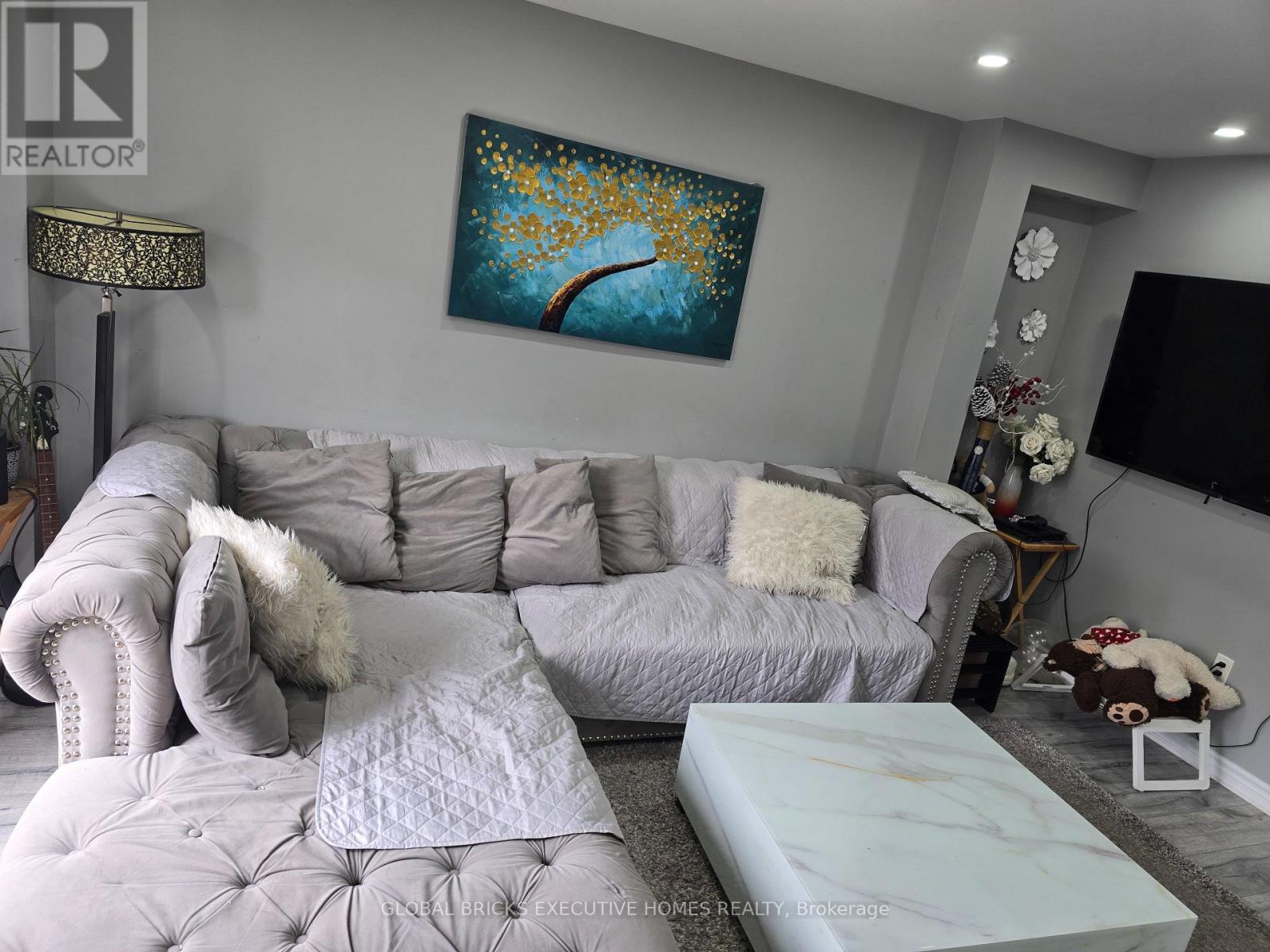 17 MANNEL CRESCENT - 3