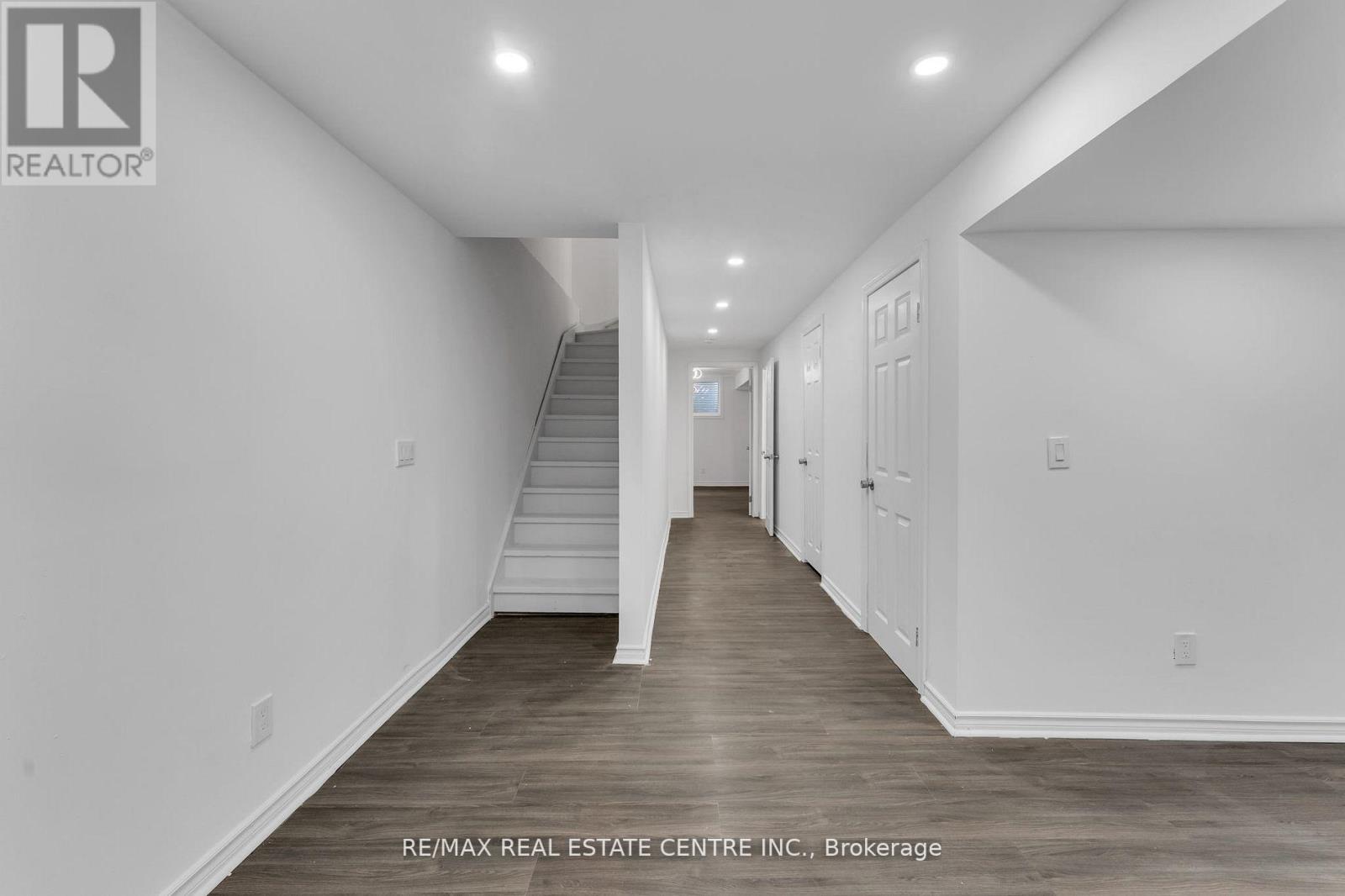 #59 7768 ASCOT CIRCLE - 22