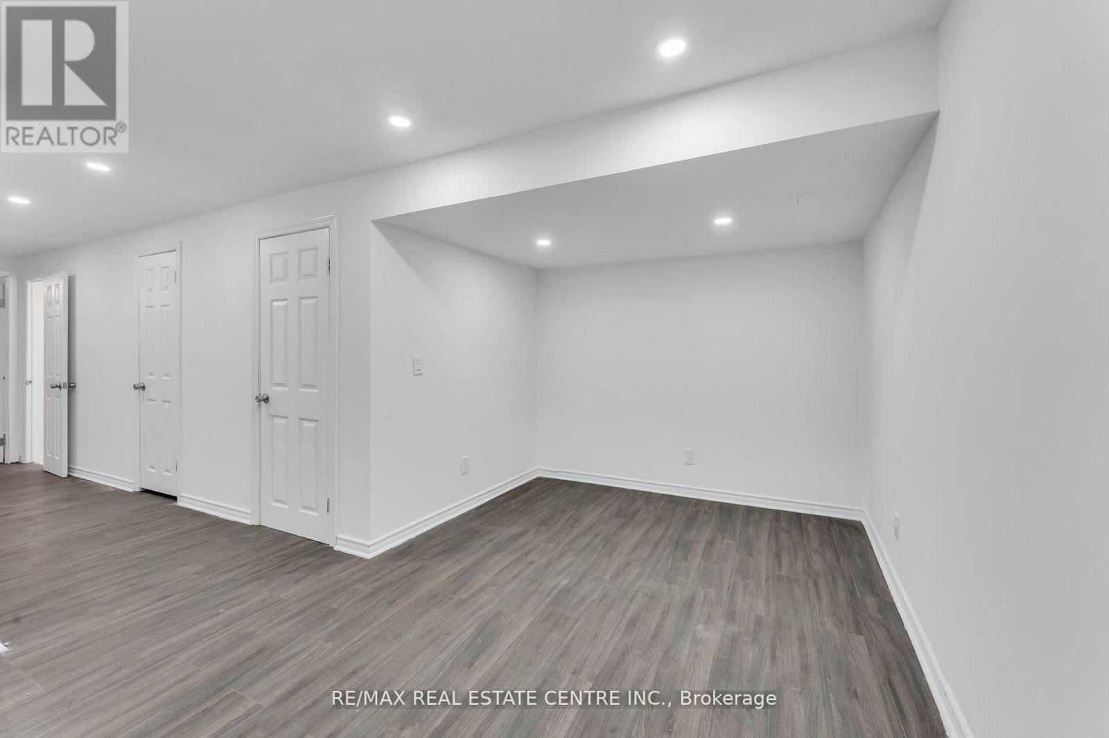 #59 7768 ASCOT CIRCLE - 24