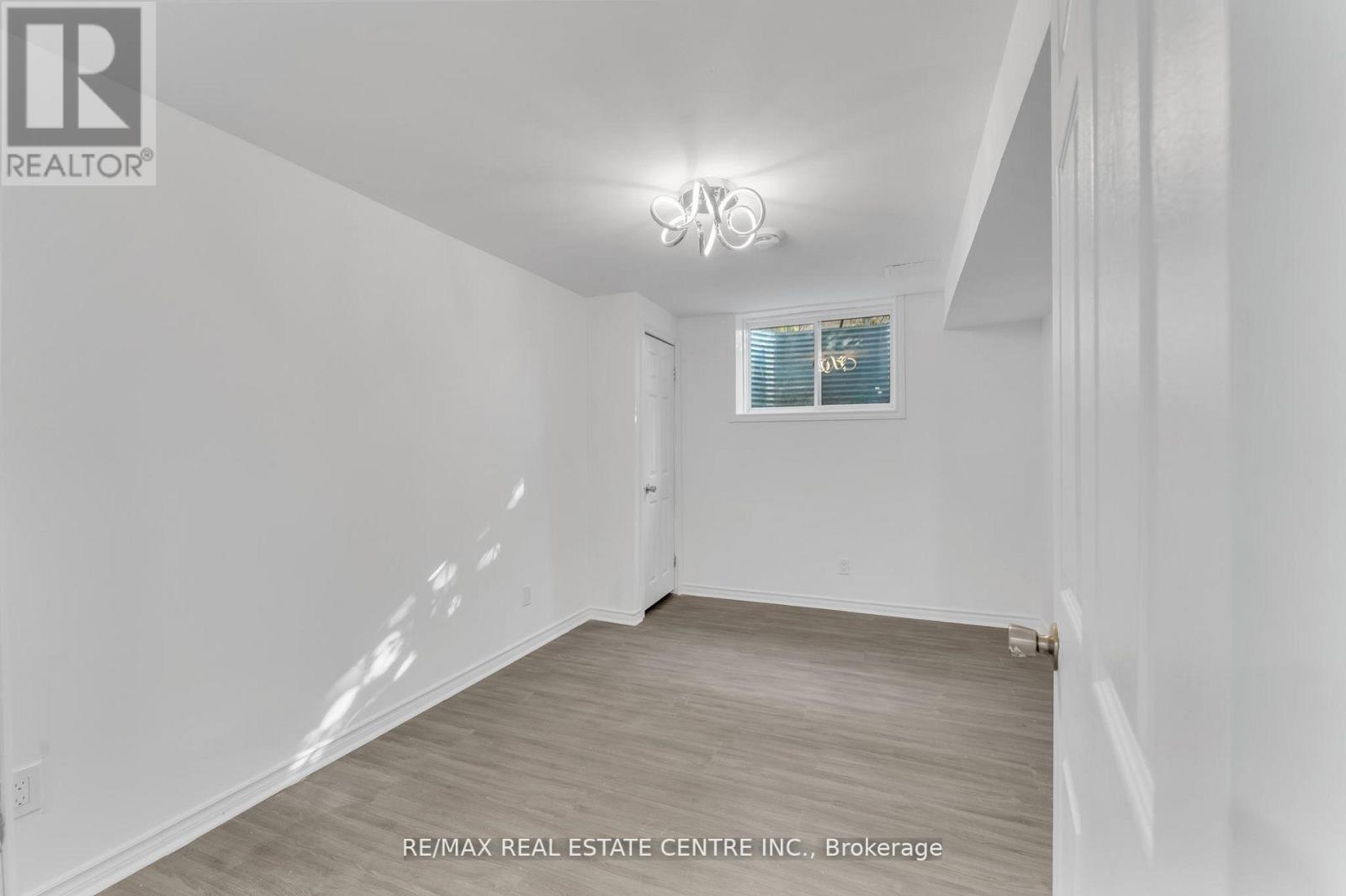 #59 7768 ASCOT CIRCLE - 25