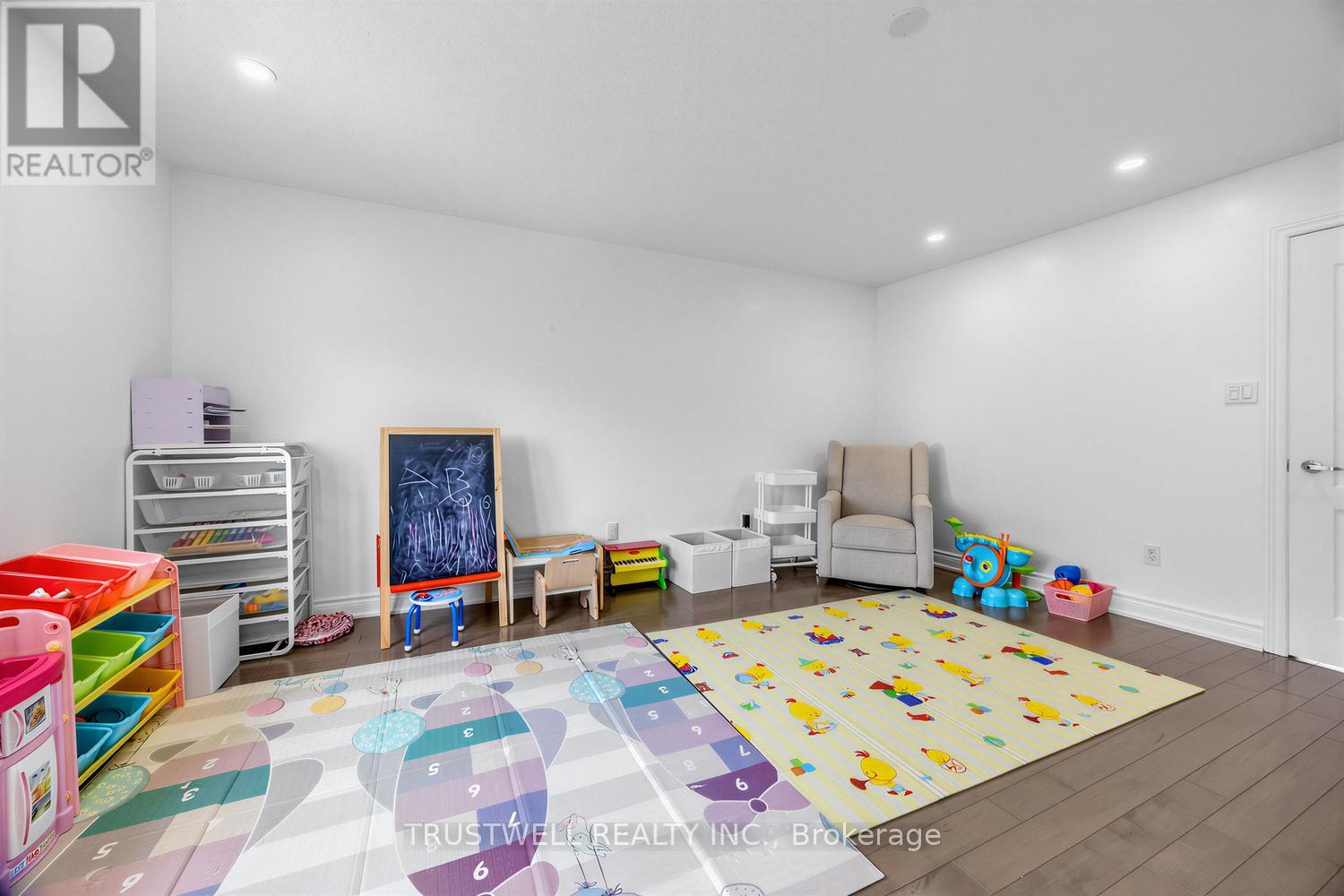 3 WALDRON COURT - 22