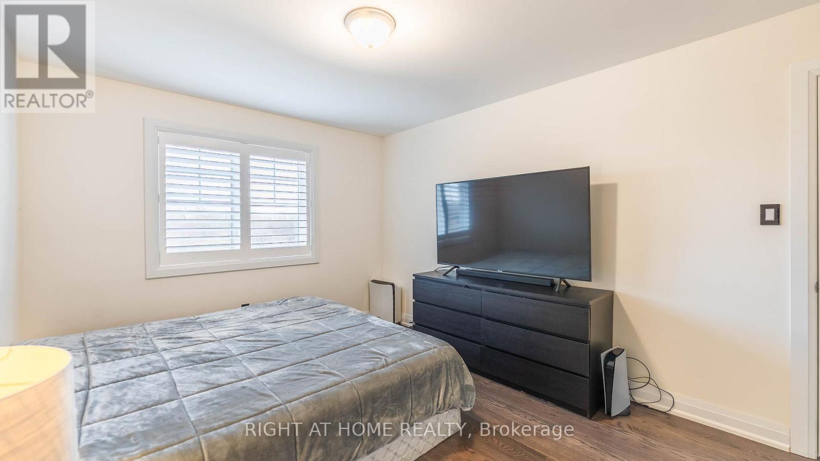 707 AUDLEY ROAD S - 27